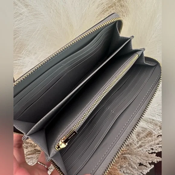 Coach Maggie Tote Bag and wallet set - Picture 11 of 16